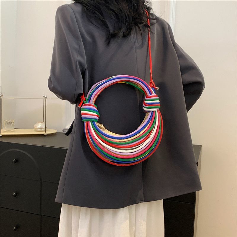 Internet-famous Woven Bag Colo - огляд і ціна Luxury Bags Levels