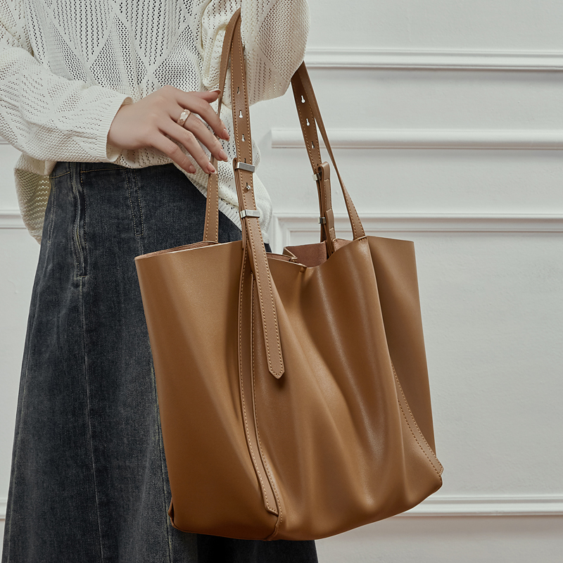 Burminsa Vintage Cow Genuine L - огляд і ціна Luxury Bags Coach