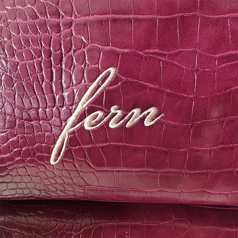 Embroidered Croc Makeup Bag Pe - огляд і ціна Luxury Bags Vegan Leather